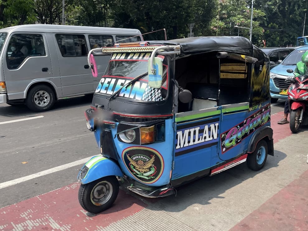 インドネシアのレトロな三輪タクシー【知りたい！現地の暮らし】